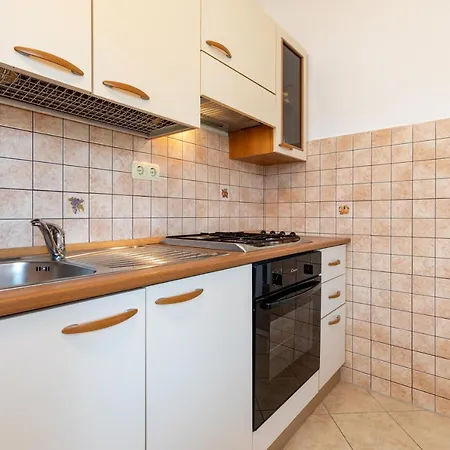 Cozy 1-bedroom Near The Center Of 아파트 *