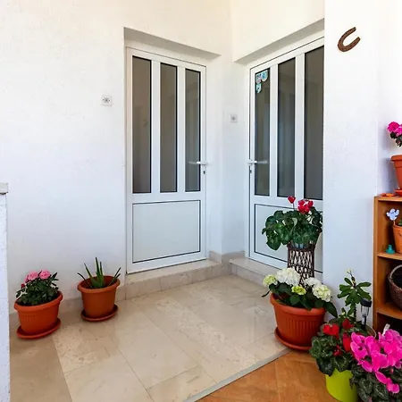 Cozy 1-bedroom Near The Center Of *