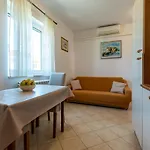 Apartment Cozy 1-bedroom Near The Center Of *