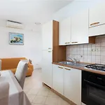 Apartment Cozy 1-bedroom Near The Center Of *