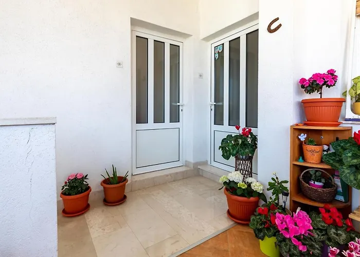 Cozy 1-bedroom Near The Center Of *
