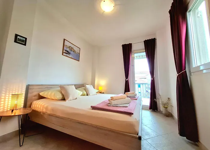 Апартаменты Cozy 1-bedroom Near The Center Of